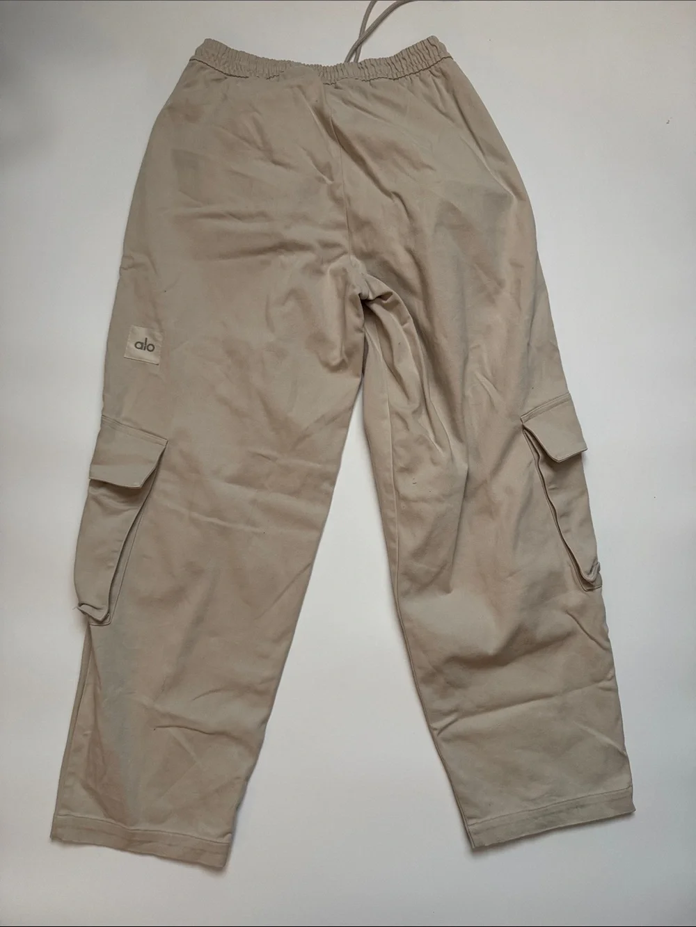 ALO Yoga Neutral Beige Cargo Pants